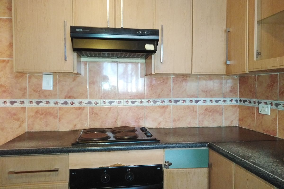 2 Bedroom House To Let in Meadowlands - Photo 5