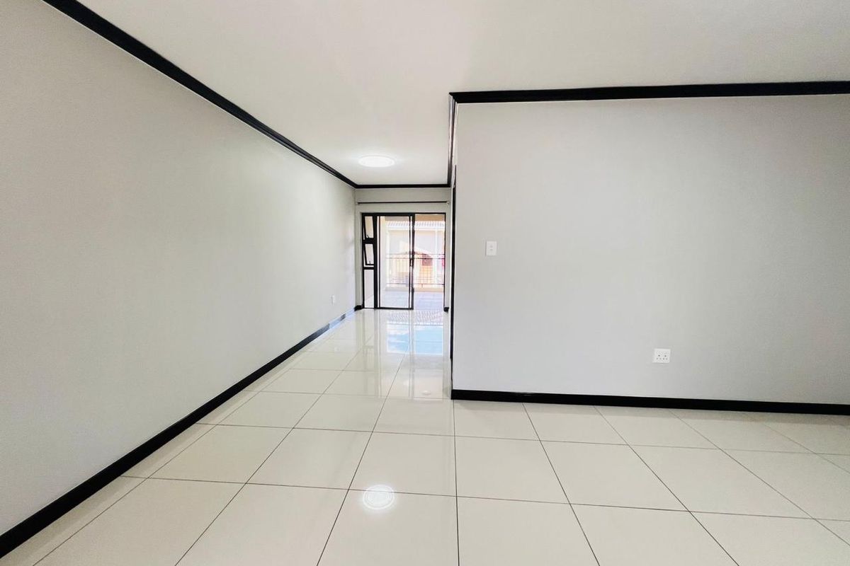 Perfect Modern Style 1 bed 1 bath Apartment in the heart of Fourways - Photo 4