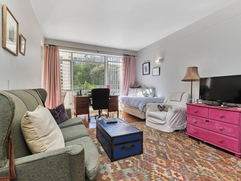 A SPACIOUS ONE BEDROOM GARDEN APARTMENT FOR SALE IN PARKWOOD - Photo 3