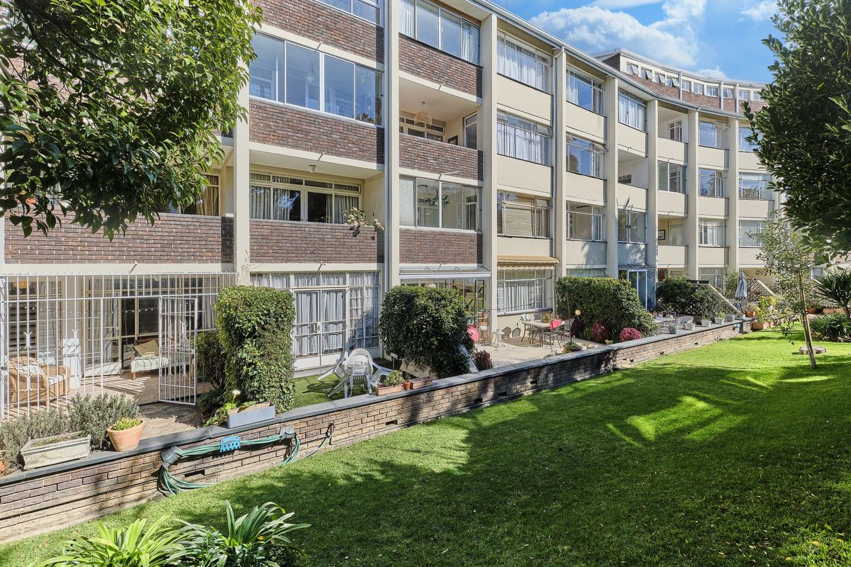 A SPACIOUS ONE BEDROOM GARDEN APARTMENT FOR SALE IN PARKWOOD - Photo 2