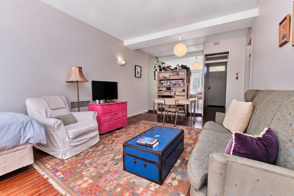 A SPACIOUS ONE BEDROOM GARDEN APARTMENT FOR SALE IN PARKWOOD - Photo 4