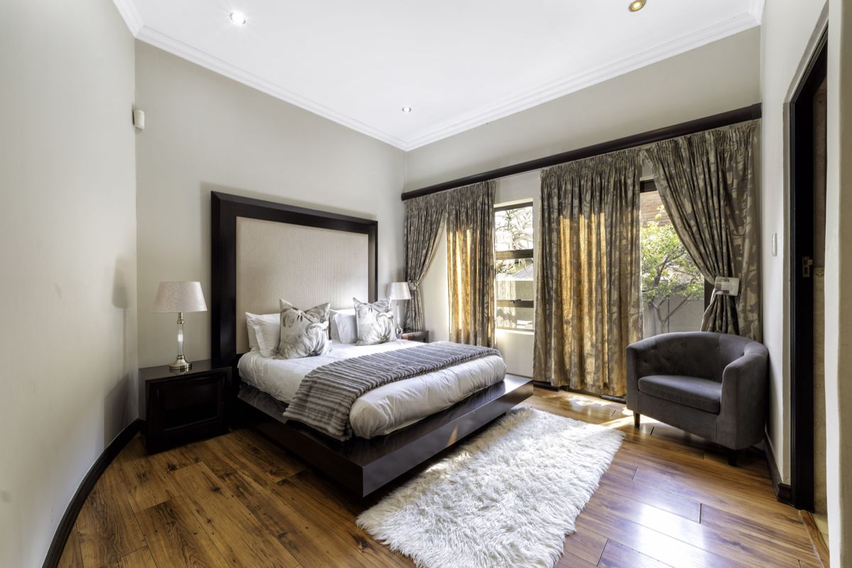 Luxurious Family Haven in Crescentwood Country Estate - Photo 5