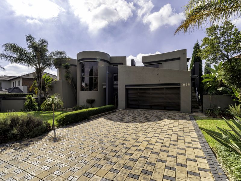 Luxurious Family Haven in Crescentwood Country Estate - Photo 2
