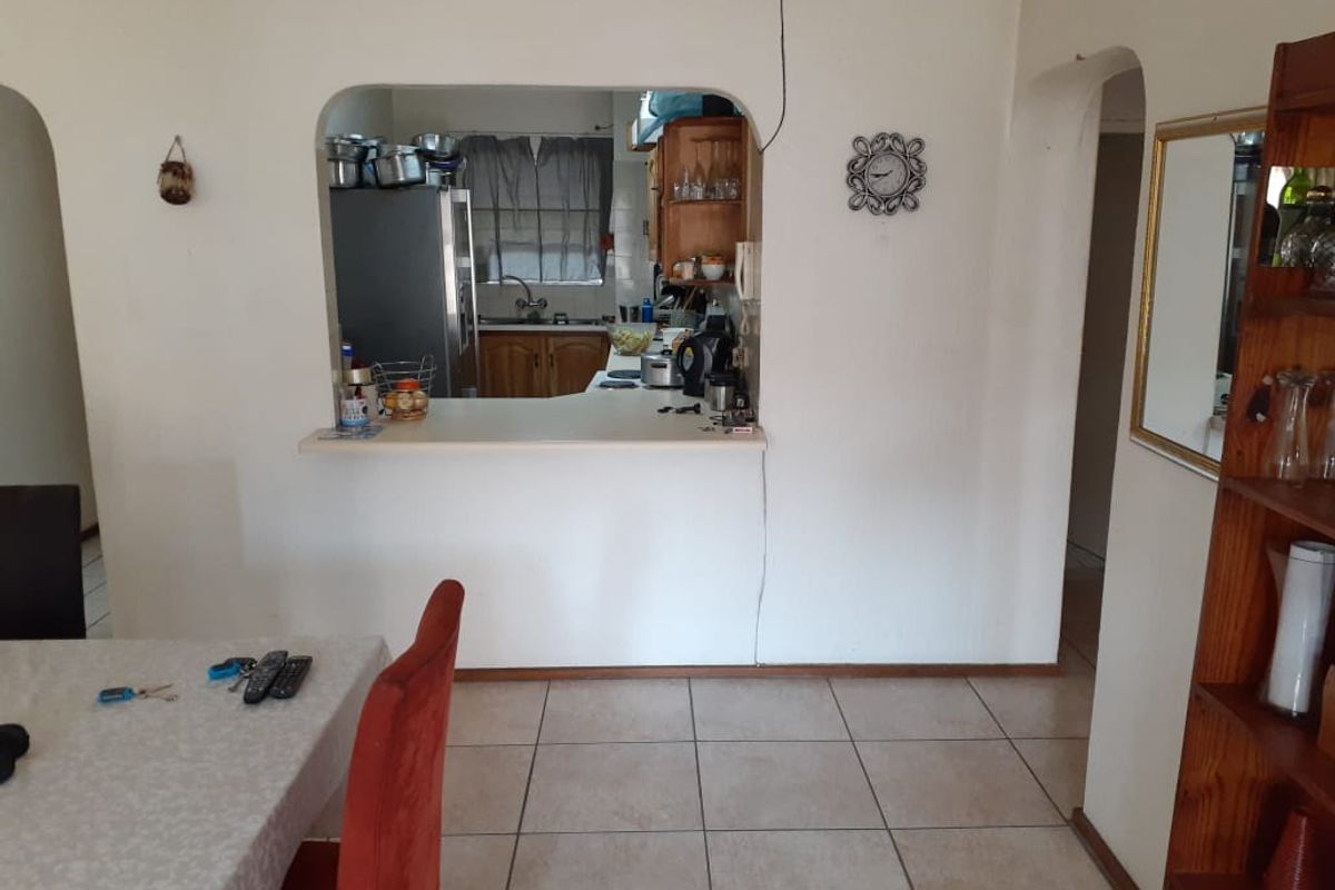 A Ground floor 2.5 bedroom apartment - Photo 2