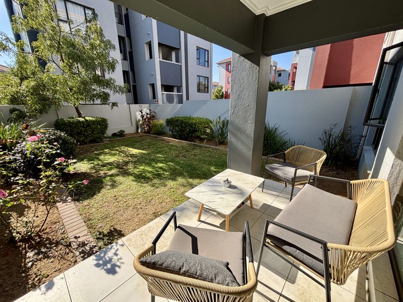 Charming 1-Bedroom garden unit Apartment Available for Rent in Laguna - Photo 1