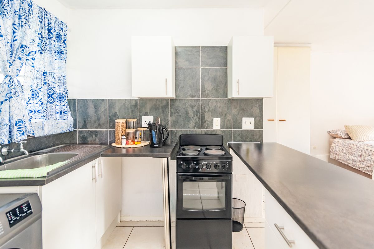Affordable Studio Apartment – Ideal Investment or First-Time Buy! - Photo 2