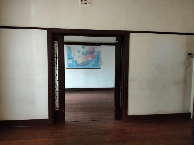 FOUR BEDROOMS HOUSE FOR SALE IN TOWNSVIEW - Photo 7