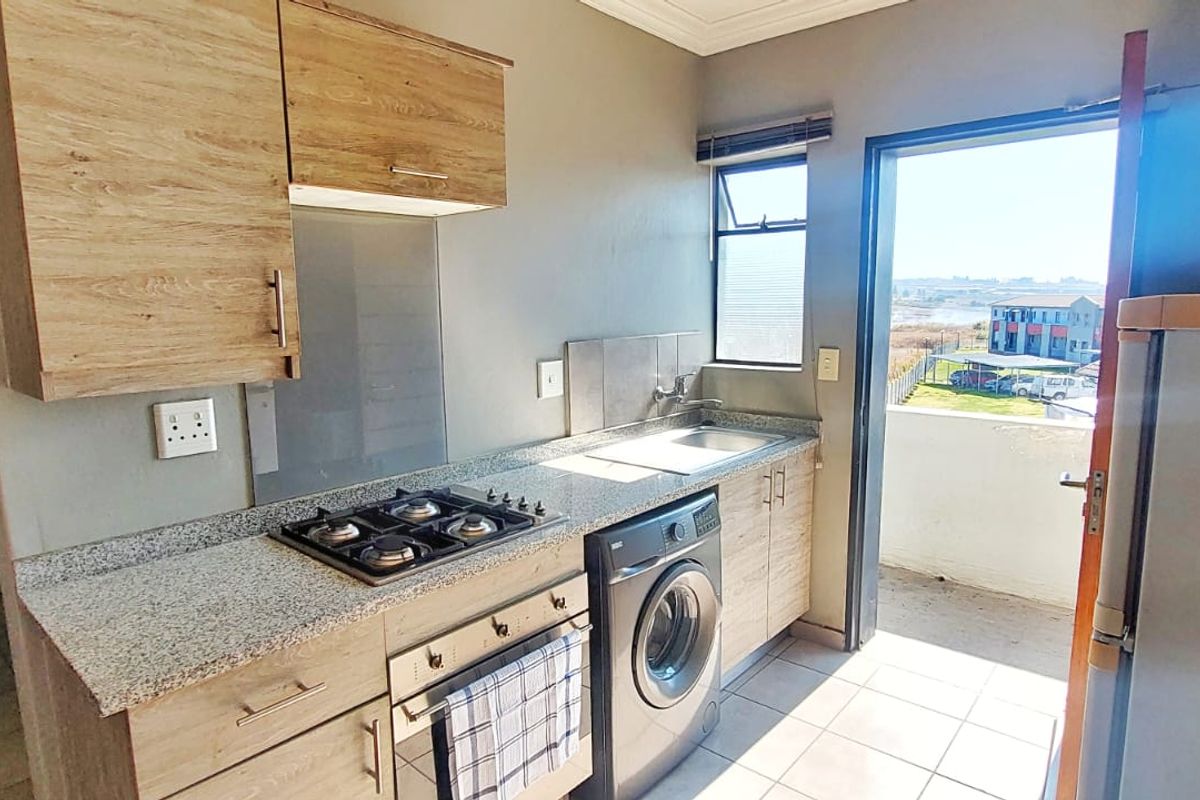 Modern 2-Bedroom First-Floor Apartment in Noordwyk with Top Views - Photo 5