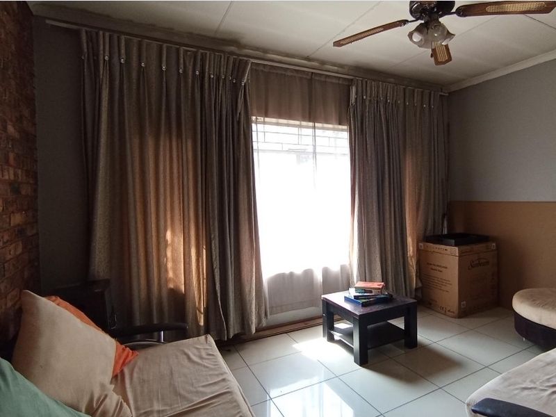 2 Bedroom Apartment - Photo 5
