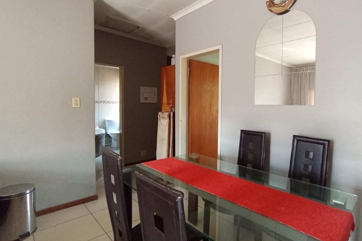 2 Bedroom Apartment - Photo 2