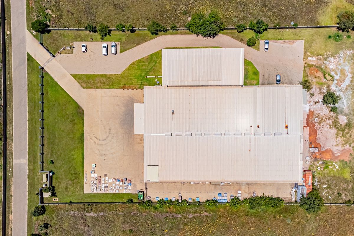 Rare opportunity Modern, high-spec industrial property with direct SASOL gas supply. - Photo 3