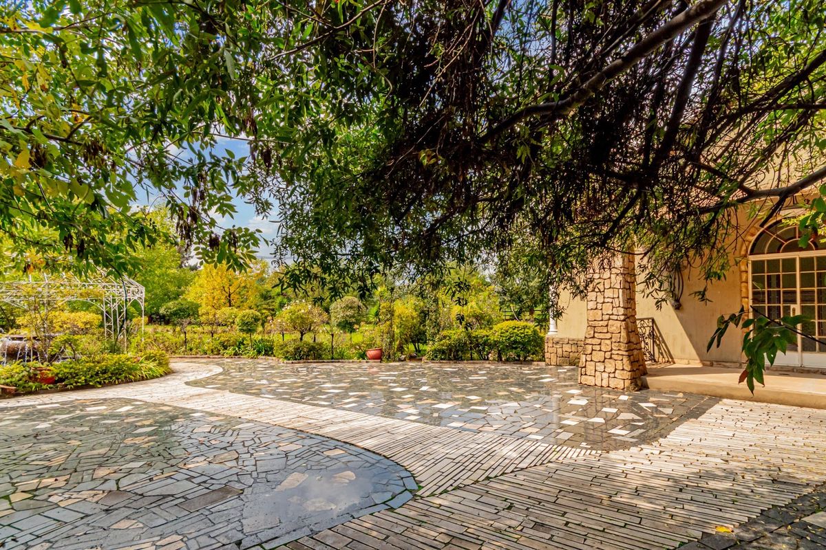 Prime Lifestyle & Hospitality Investment | Established Wedding Venue with Expansion Potential - Photo 3