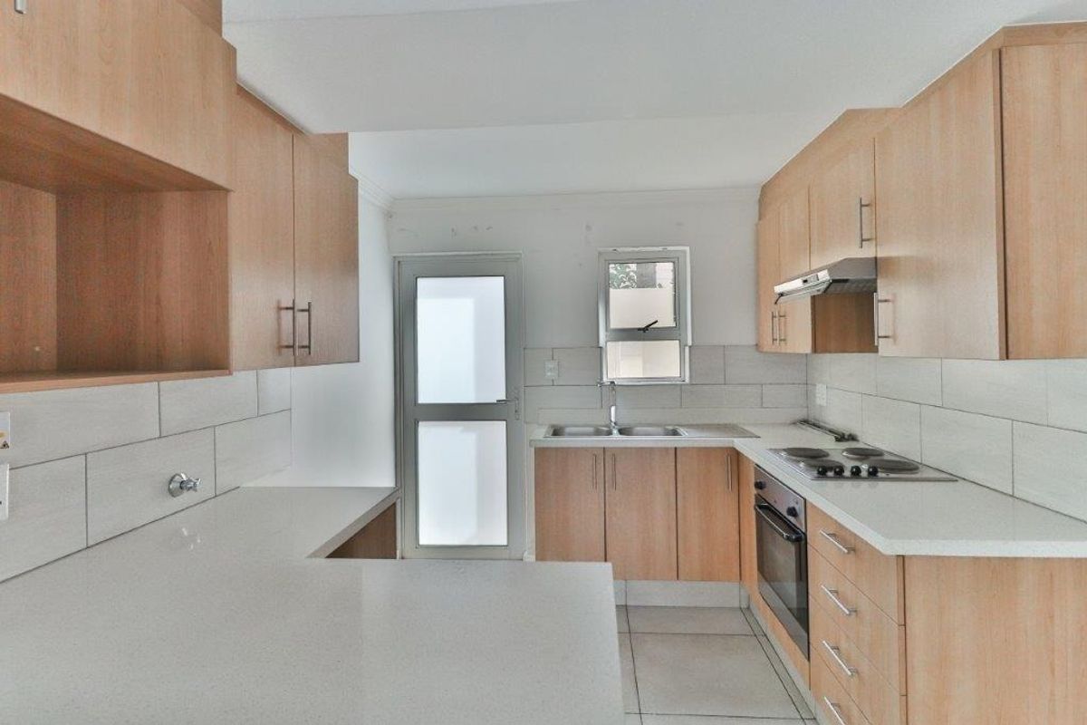 MODERN NEW DEVELOPMENT. WELL PRICED - GOOD RENTAL INCOME - Photo 3