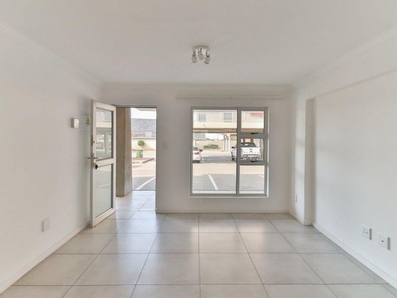 MODERN NEW DEVELOPMENT. WELL PRICED - GOOD RENTAL INCOME - Photo 7