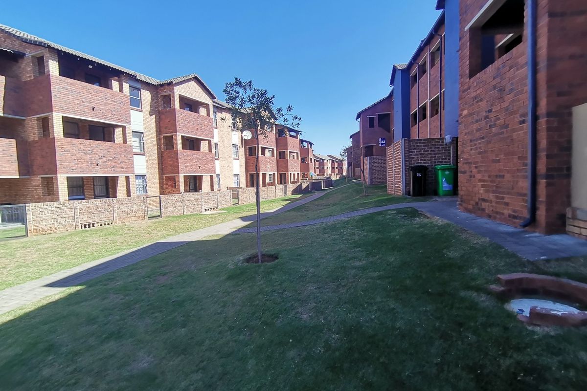 Welcome to elegance and modernity at Route 82 Security Village Estate in Alveda, Kibler Park! This - Photo 3