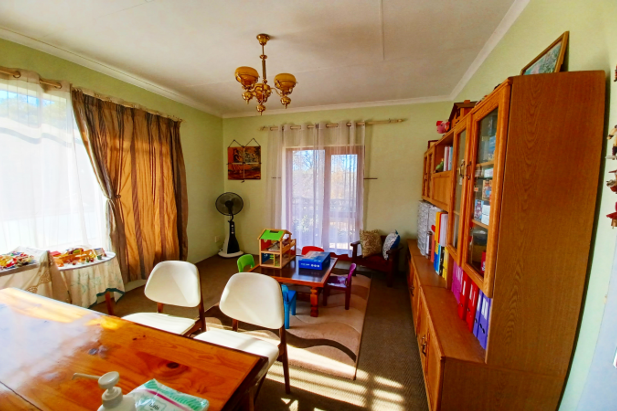 MOST IMPRESSIVE PROPERTY IN SW5, VANDERBIJLPARK - PRICE REDUCED - Photo 5