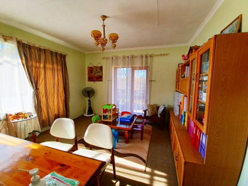 MOST IMPRESSIVE PROPERTY IN SW5, VANDERBIJLPARK - PRICE REDUCED - Photo 5