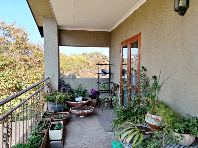 MOST IMPRESSIVE PROPERTY IN SW5, VANDERBIJLPARK - PRICE REDUCED - Photo 10