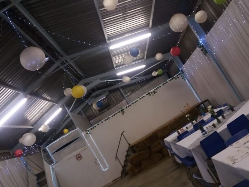 Small holding - with a huge store and 4 bedroom house - Photo 5