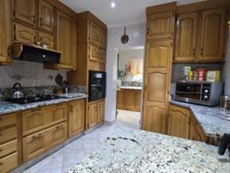 Elegant Three-Bedroom House for Sale in Kibler Park! - Photo 7