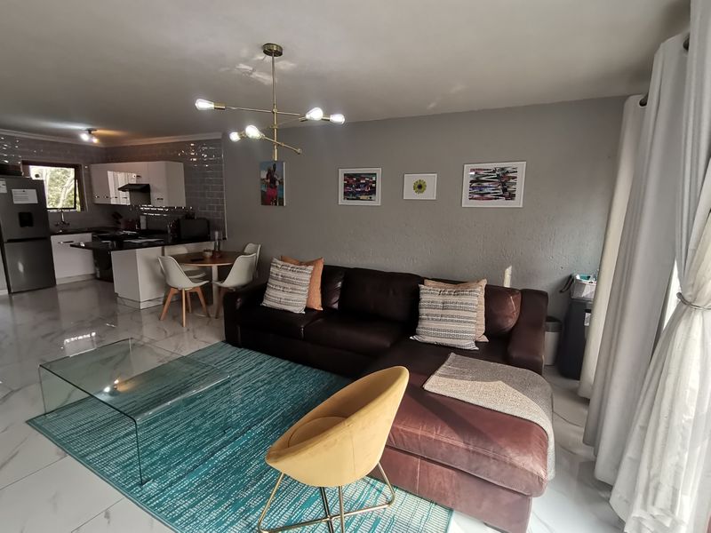 Modern Exquisite Two-Bedroom Townhouse Apartment in St Tropez Complex, Newmarket Park - Photo 10