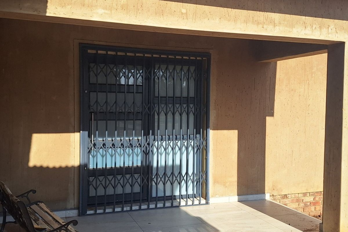 Ultra modern - Smallholding in the Vanderbijlark area - Photo 3