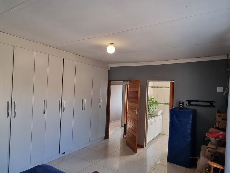 Beautifull 4-bedroom house in Riversdale - Photo 8