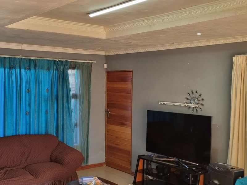 Beautifull 4-bedroom house in Riversdale - Photo 6