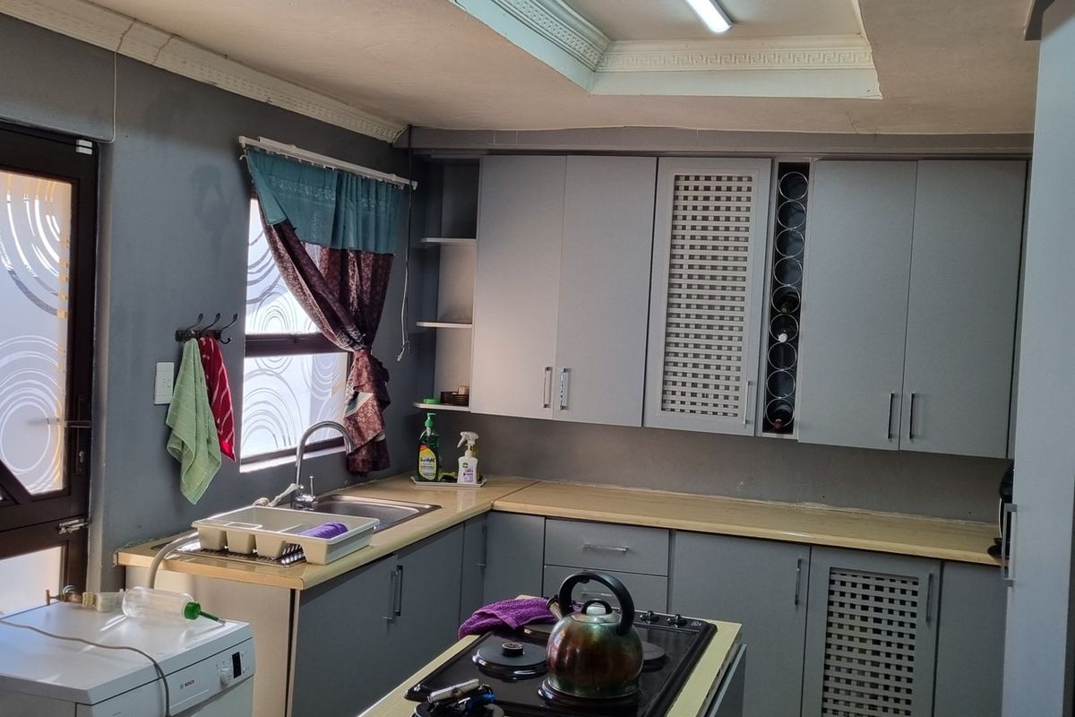 Beautifull 4-bedroom house in Riversdale - Photo 3