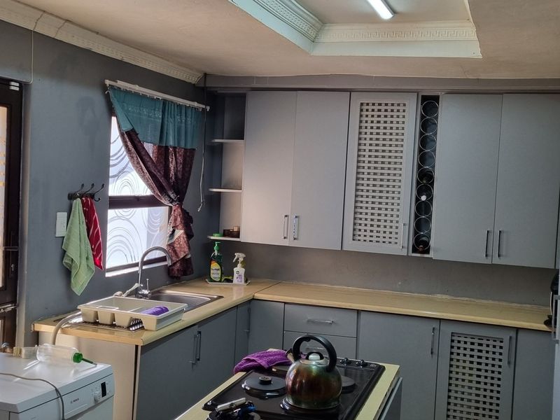 Beautifull 4-bedroom house in Riversdale - Photo 3