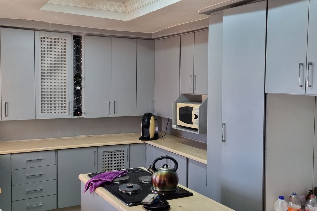 Beautifull 4-bedroom house in Riversdale - Photo 4