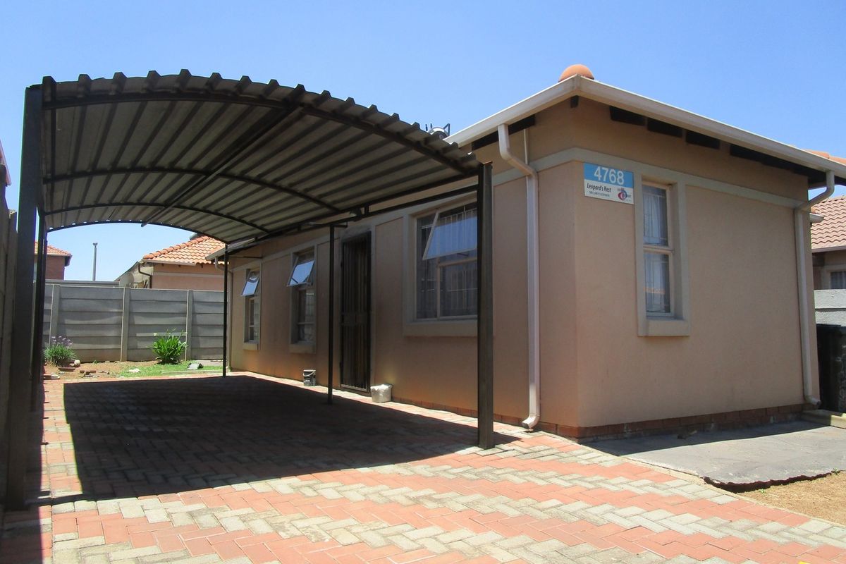 Modern  Three Bedroom House  with Open Plan Living Area and a Carport  in sought after- Leopards Re - Photo 2