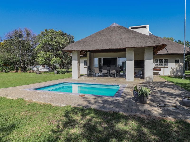 Unique River front property in Loch Vaal. - Photo 4