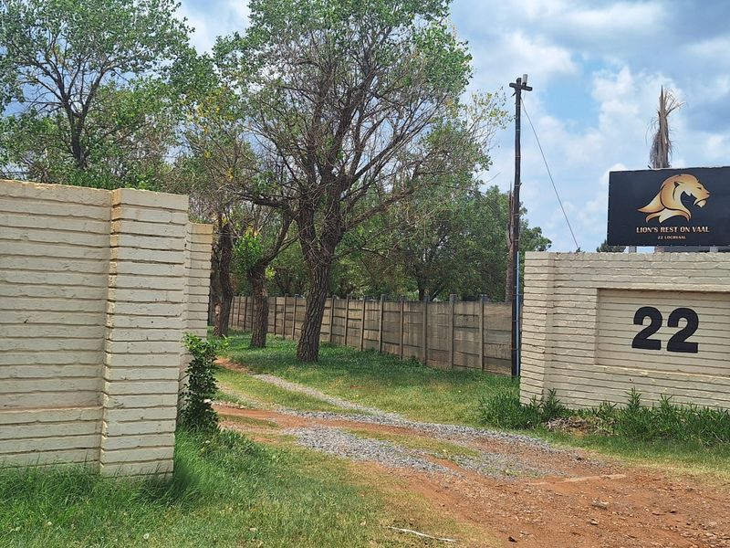 Unique River front property in Loch Vaal. - Photo 2