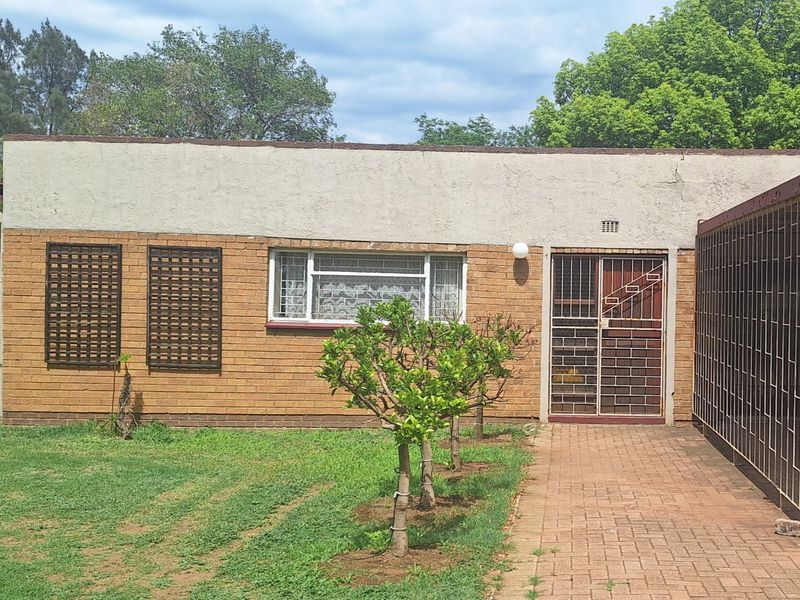 Smallholding near Vanderbijlpark town - Photo 2