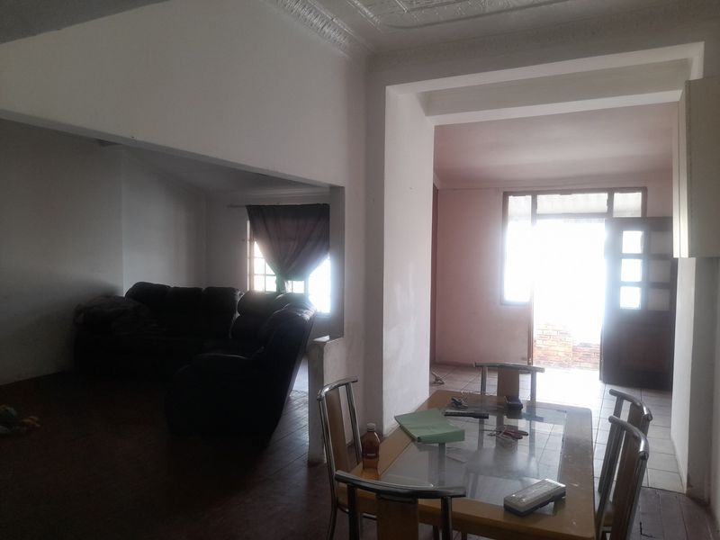 Massive Multi-Purpose Property for Sale in Regents Park – Perfect for Families or Investors - Photo 6