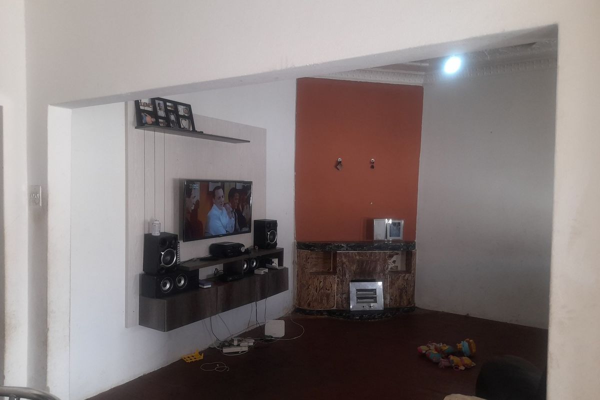 Massive Multi-Purpose Property for Sale in Regents Park – Perfect for Families or Investors - Photo 4