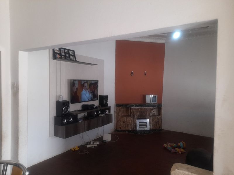 Massive Multi-Purpose Property for Sale in Regents Park – Perfect for Families or Investors - Photo 4