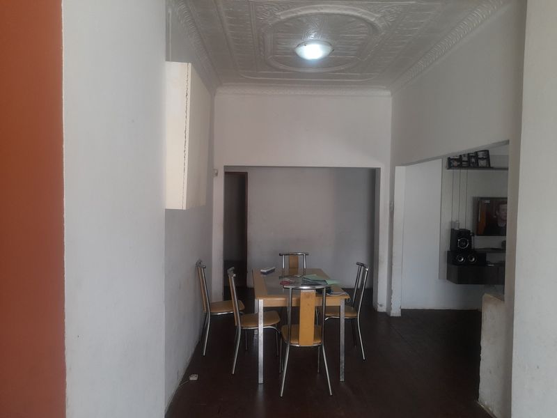 Massive Multi-Purpose Property for Sale in Regents Park – Perfect for Families or Investors - Photo 5