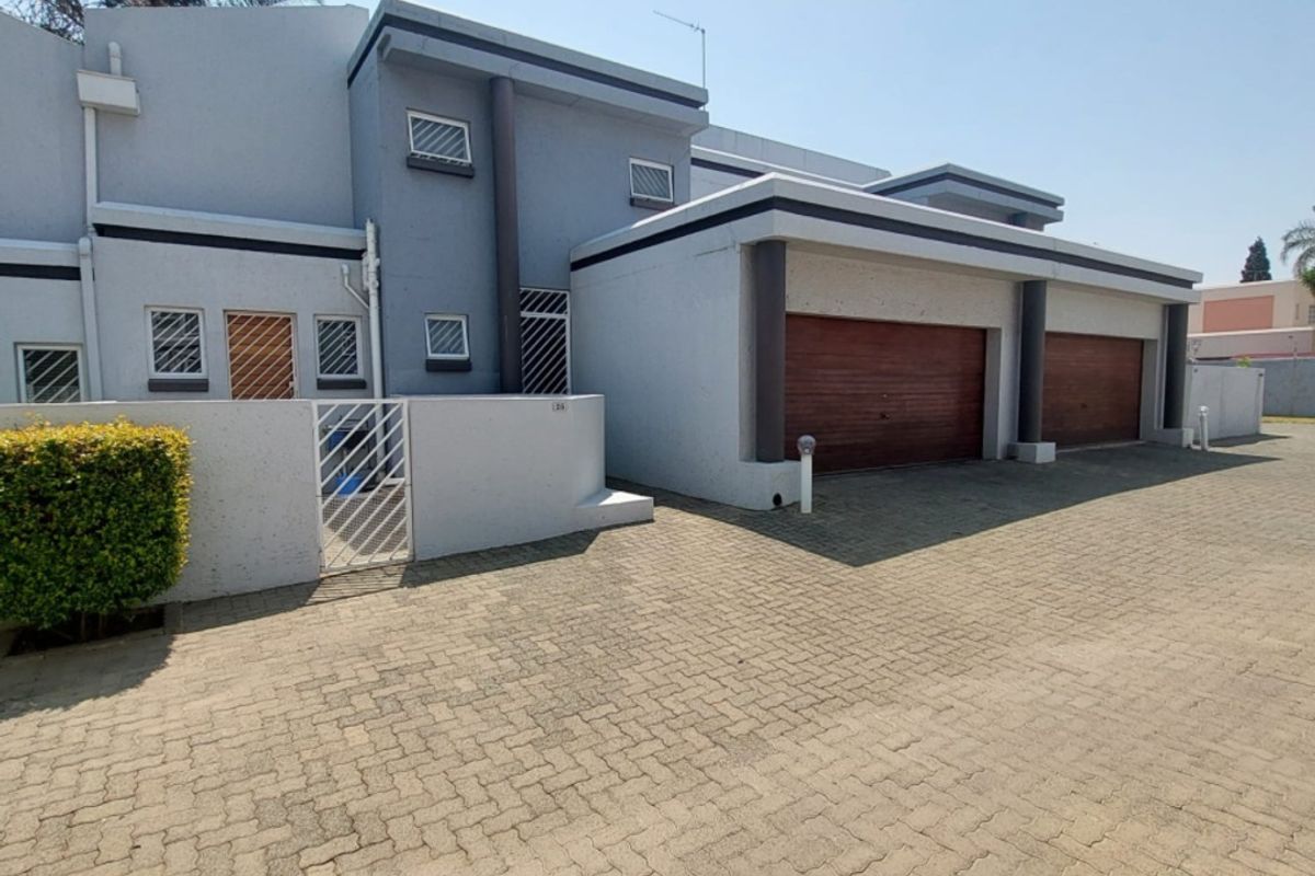 WELCOME TO YOUR DREAM HOME - Photo 3