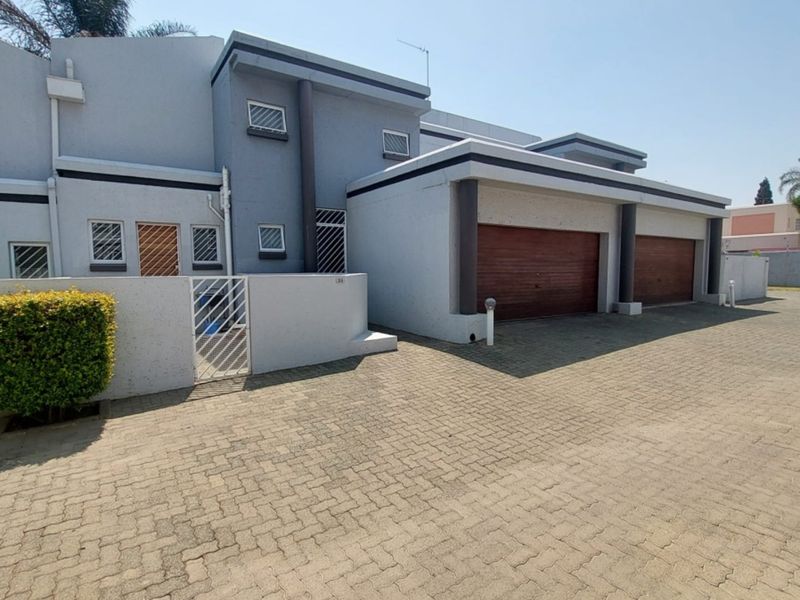 WELCOME TO YOUR DREAM HOME - Photo 3
