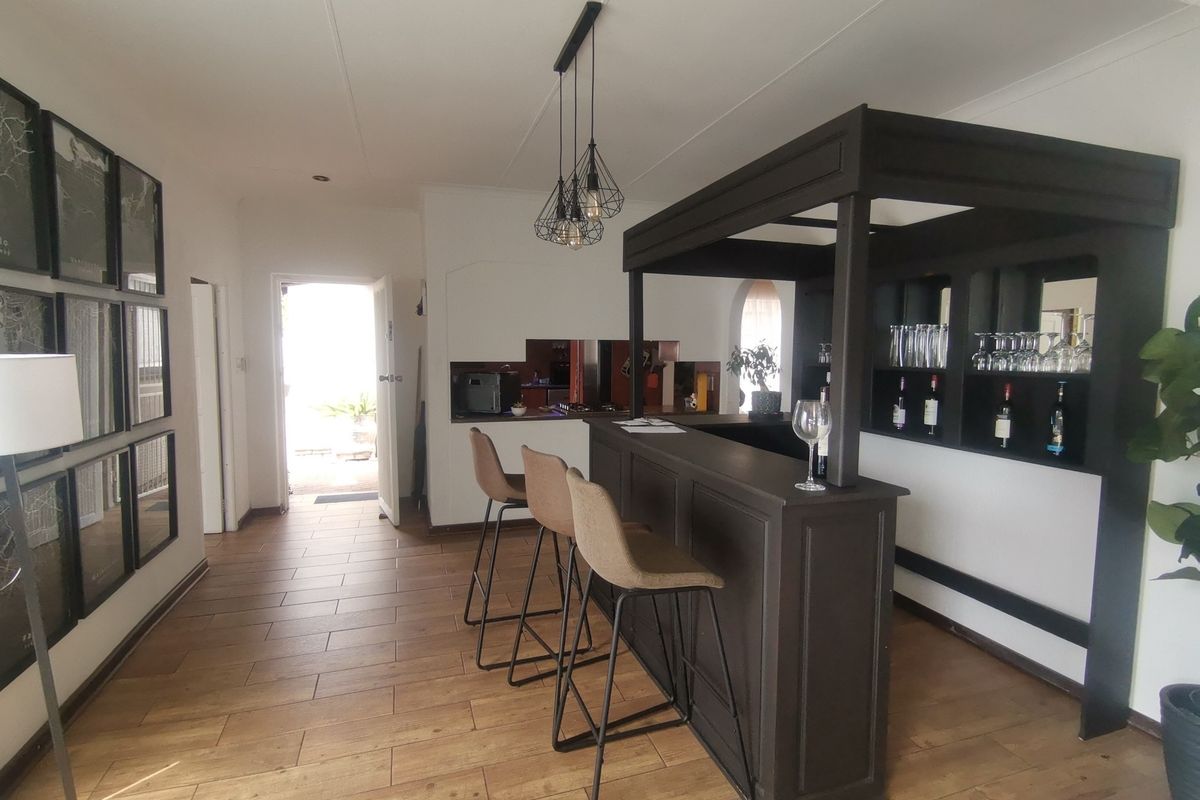 Modern & Spacious 6-Bedroom Family Home for Sale in Randhart, Alberton - Photo 5