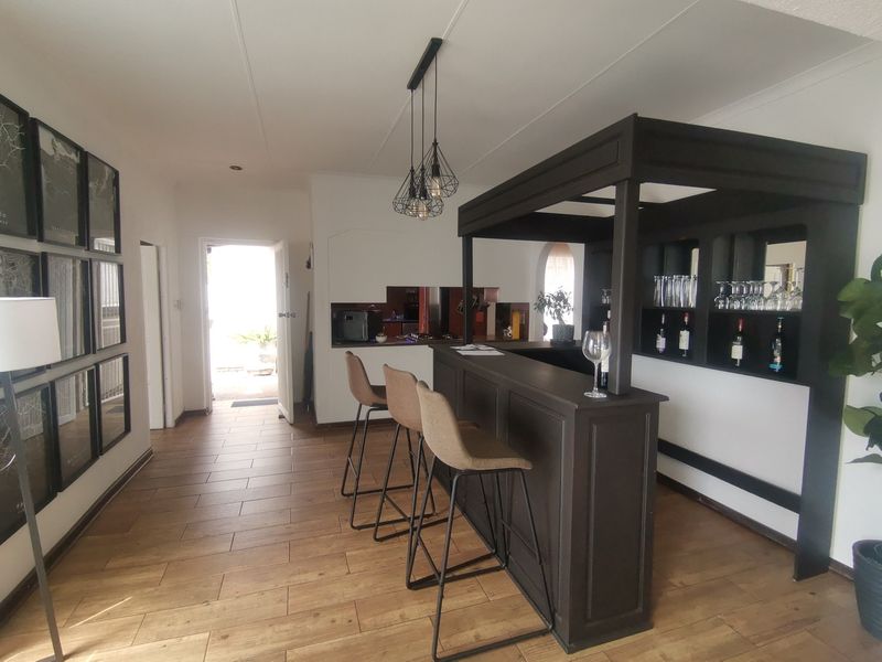 Modern & Spacious 6-Bedroom Family Home for Sale in Randhart, Alberton - Photo 5