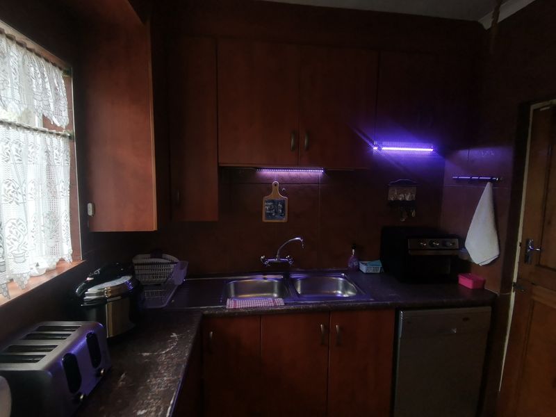 Modern & Spacious 6-Bedroom Family Home for Sale in Randhart, Alberton - Photo 10