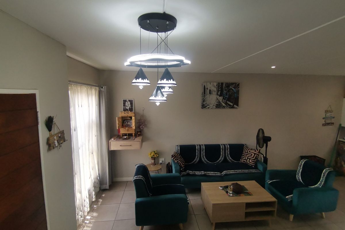 Elegant & Modern Two-Bedroom Duplex Apartment in the Sought-After Leano Complex, Albertsdal! - Photo 3