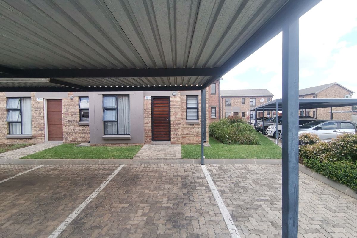 Elegant & Modern Two-Bedroom Duplex Apartment in the Sought-After Leano Complex, Albertsdal! - Photo 2