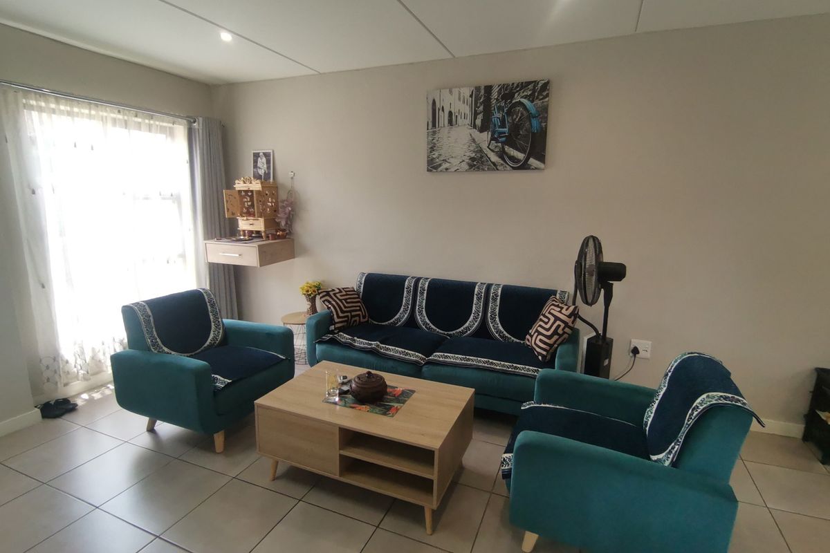 Elegant & Modern Two-Bedroom Duplex Apartment in the Sought-After Leano Complex, Albertsdal! - Photo 5