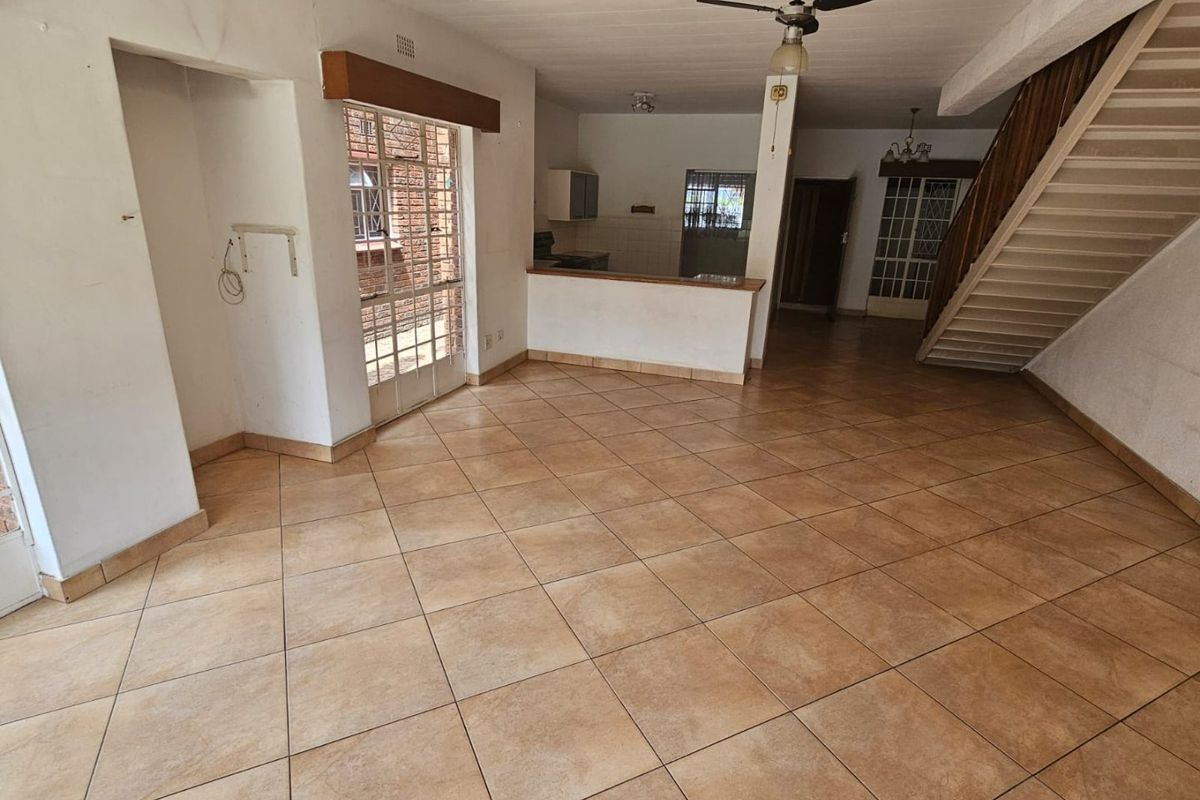 Exceptional Investment Opportunity | Secure Pet-Friendly Three Bedroom Duplex in Prime Brackenhurst - Photo 5