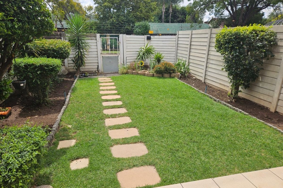 Exceptional Investment Opportunity | Secure Pet-Friendly Three Bedroom Duplex in Prime Brackenhurst - Photo 2