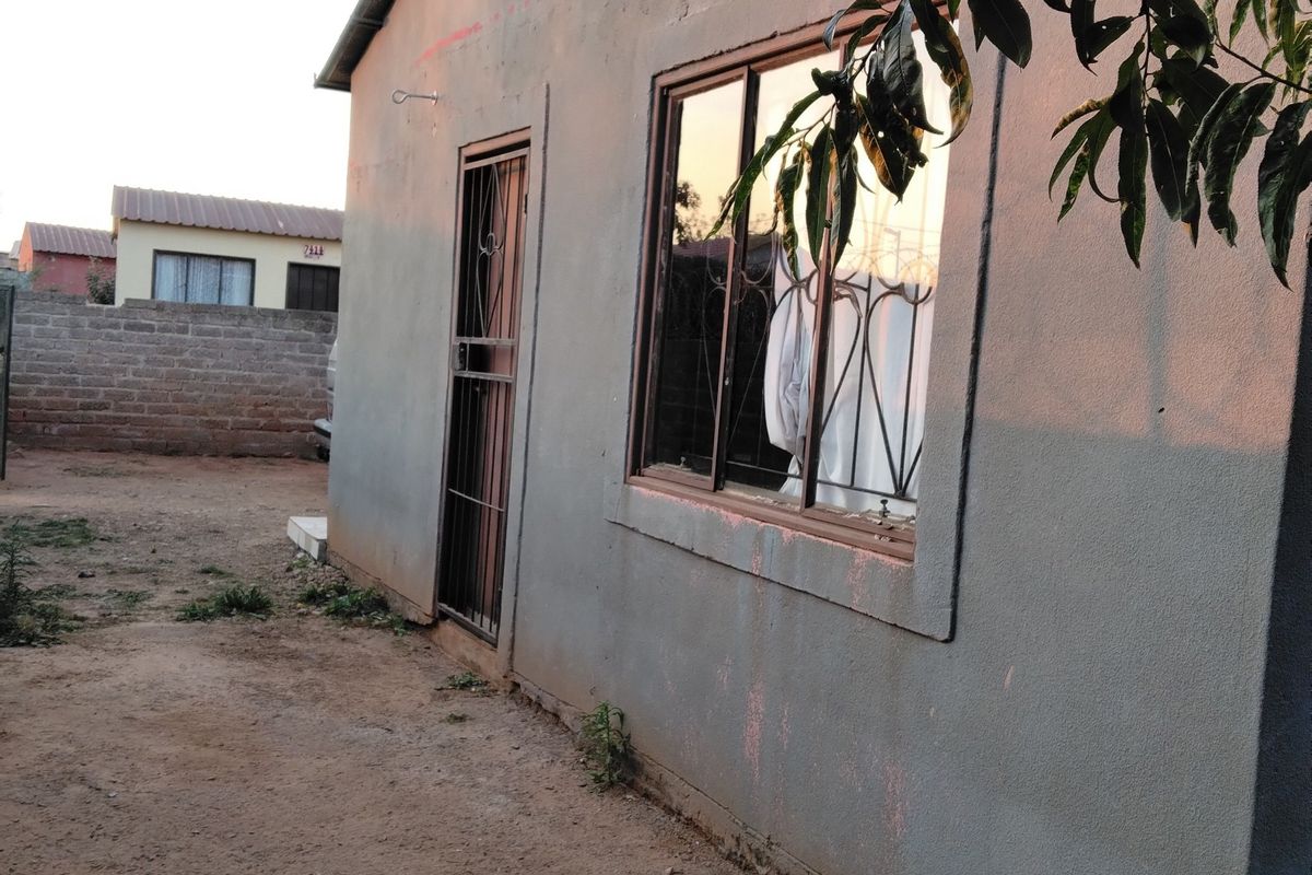 HOUSE FOR SALE!! - Photo 2